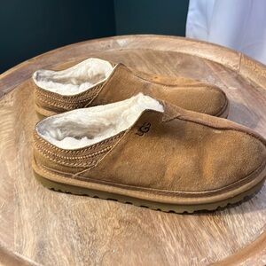 Ugg Neuman slippers size 7 in Chestnut